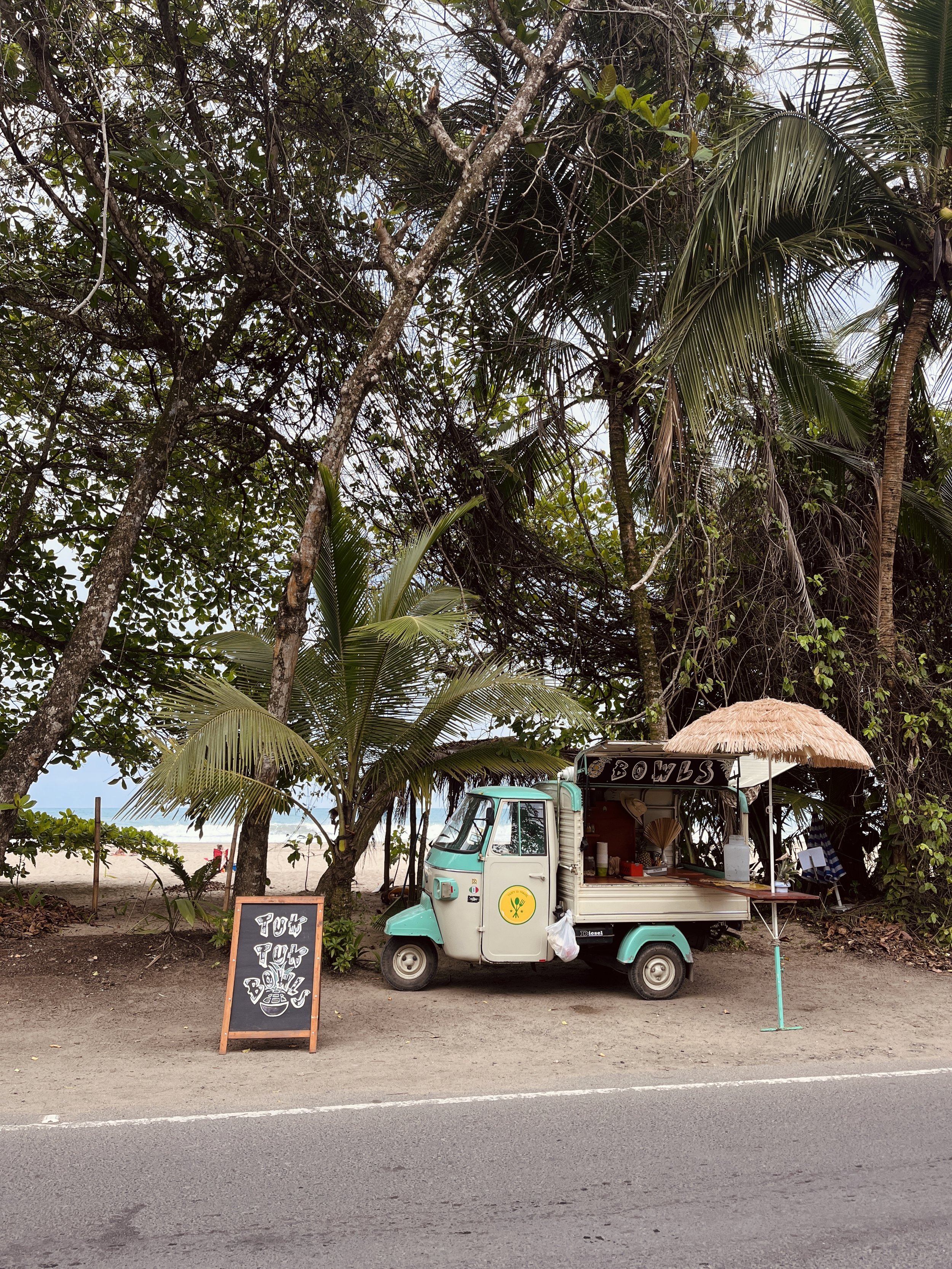 Vegan restaurant guides street