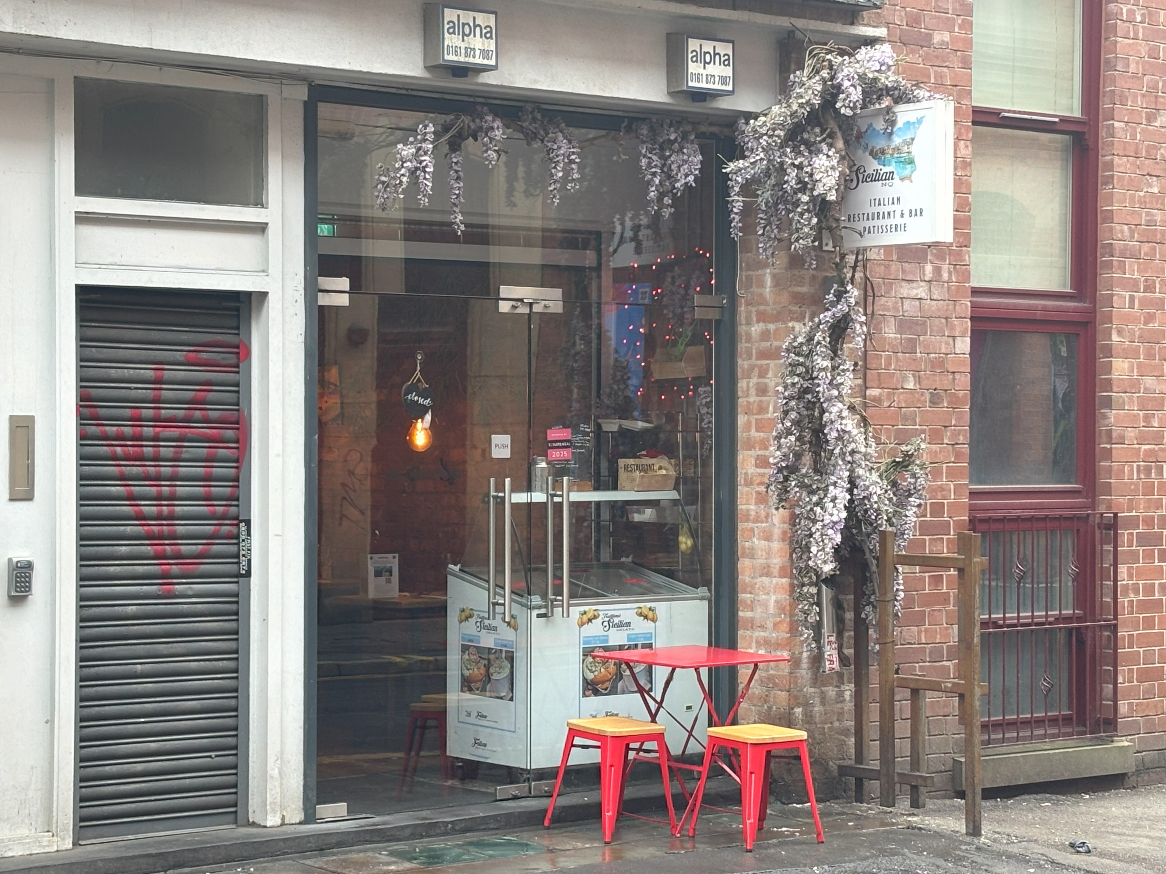 Vegan restaurant guides street